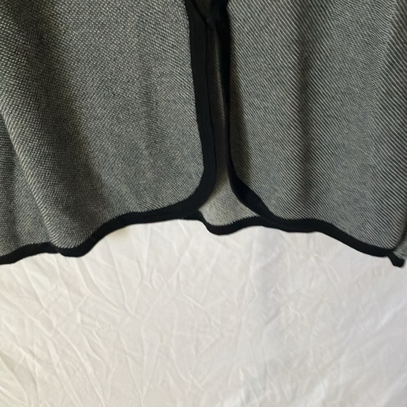 Banana Republic: Black/White Cardigan Sweater- Extra Fine Merino Wool Blend- L - Picture 11 of 16